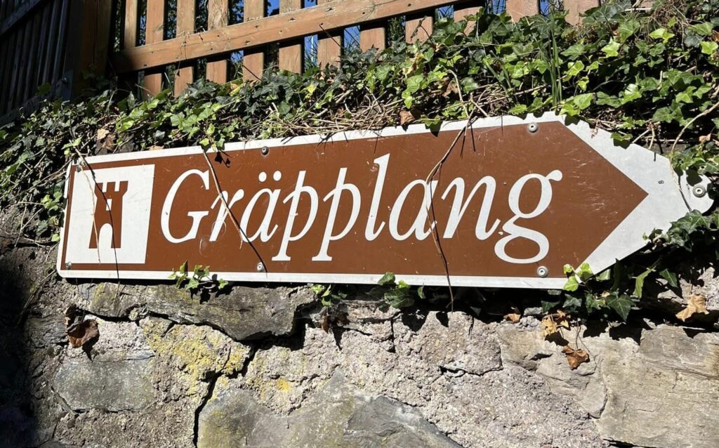 Grapplang Castle Ruins sign