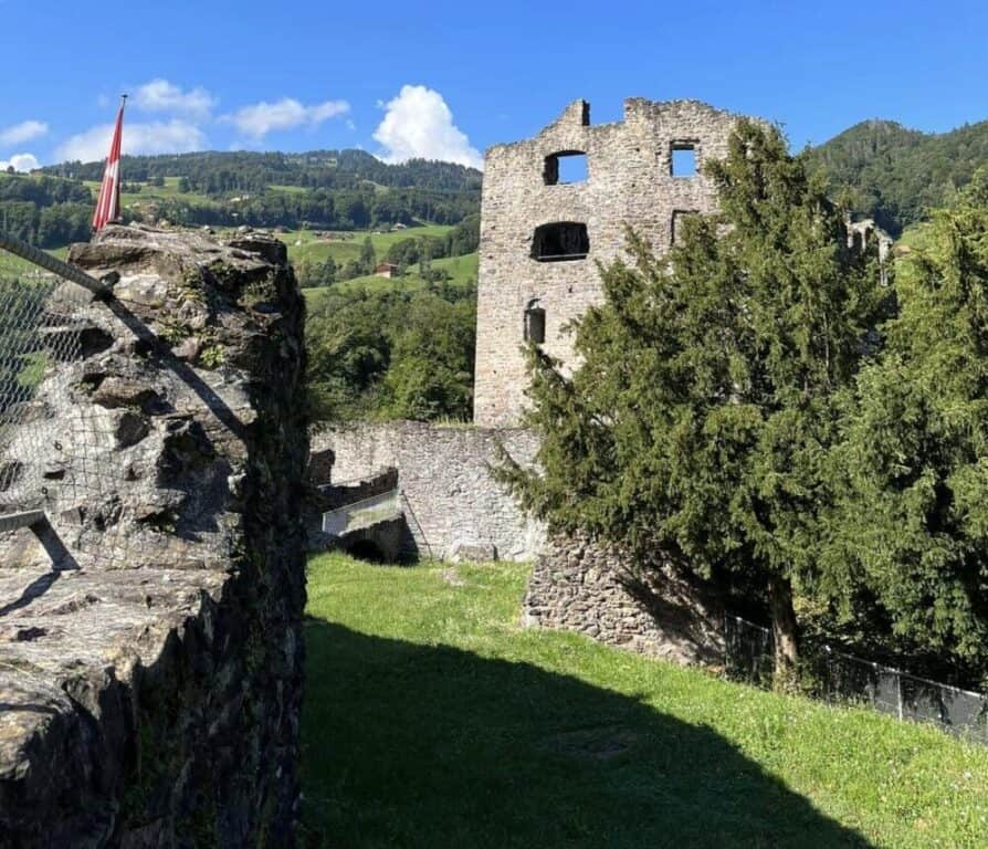 Grapplang castle ruins exterior