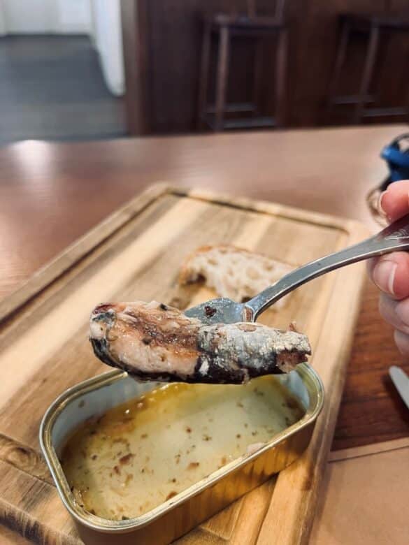 tasting sardines tour
