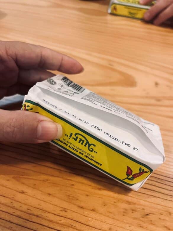 wrapping sardine tin porto