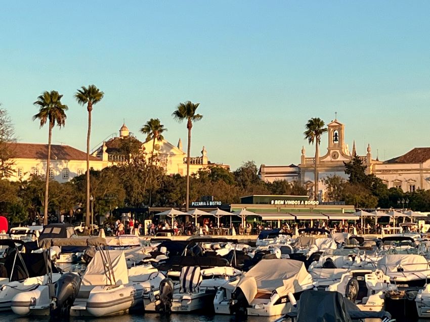 Faro marina